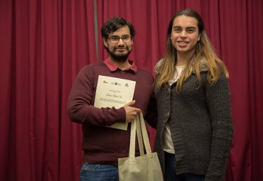 Ganadores del concurso literario “PUCV en 100 palabras” reciben sus premios e instan a continuar con la iniciativa