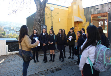 Estudiantes de práctica final del Instituto de Historia desarrollan Taller Patrimonial en Colegio María Auxiliadora