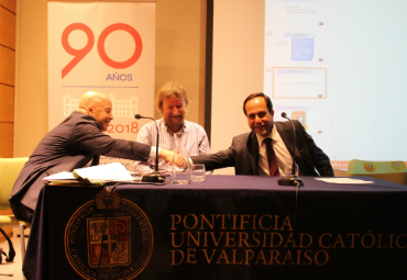 Facultad de Derecho PUCV desarrolló seminario sobre transformación digital en la administración pública