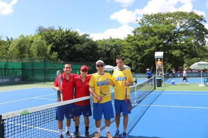 Estudiante de EFI PUCV participa en Mundial de Tenis unificado