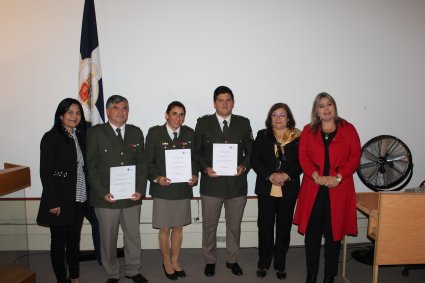 Facultad y Escuela de Comercio certifican a bomberos de la provincia de Marga Marga