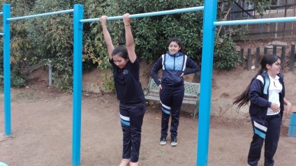 Estudianes de la La Ligua visitan dependencias de la Escuela De Educación Física Pucv