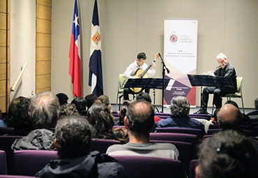 Alejandro Lavanderos y Mauricio Opazo ofrecieron recital de flauta y guitarra en CEA PUCV