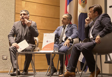 Con revelación de diversas anécdotas se llevó a cabo lanzamiento del libro “Las Comadres. Margot Loyola recuerda a Violeta”