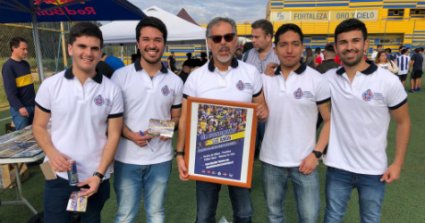 Estudiantes de “Iniciativa Empresarial”, de la Escuela de Negocios y Economía de la PUCV, gestionan celebración del Día del Hincha en aniversario 110 de Everton