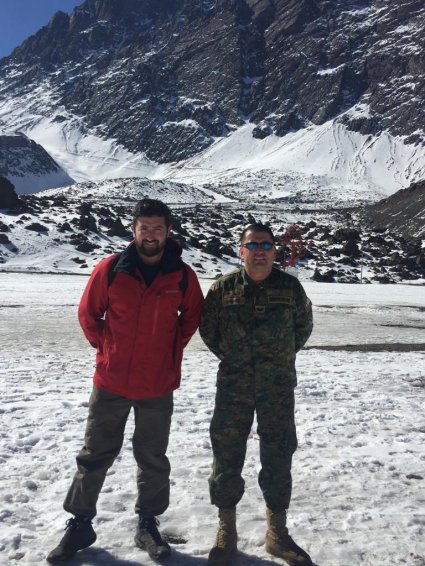 Reunión entre profesores de la Escuela de Educación física y autoridades del Ejército