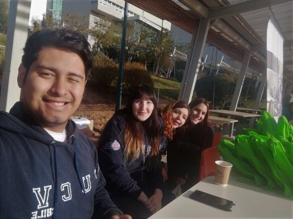 Estudiantes secundarios recorrieron el Instituto de Biología en Día Abierto PUCV