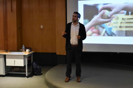 Investigador Andrés Silva realizó charla a estudiantes de la asignatura Desarrollo Rural