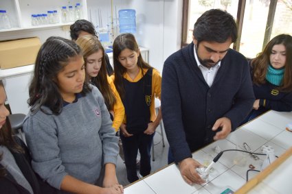 Estudiantes del proyecto Explora realizan pasantía en Escuela de Agronomía