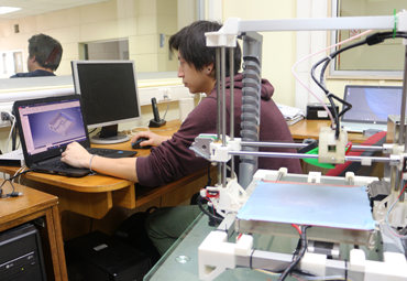 CNT PUCV: Un laboratorio de ingeniería de estudiantes y para estudiantes