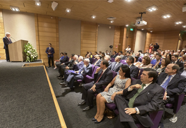 PUCV y UNICAN entregan doble titulación a la primera generación del Magíster en Banca y Mercados Financieros