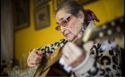 Transmisión del Concierto Tributo a Margot Loyola "Aquí me hicieron maestra"