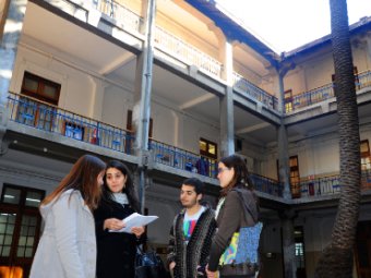 PUCV entrega reconocimiento a cuatro académicos de la Facultad Eclesiástica de Teología