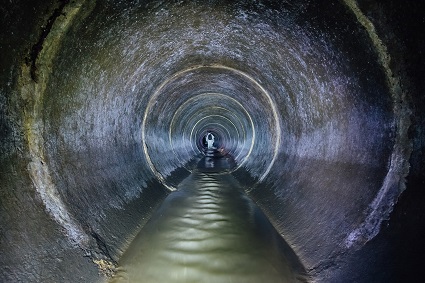 Propuesta al gobierno permitiría detectar posibles brotes y variantes del virus SARS-CoV-2 utilizando las aguas residuales de las principales ciudades de Chile