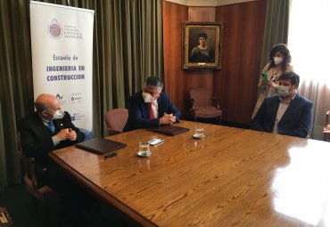 Escuela de Ingeniería en Construcción PUCV y Asociación de Municipalidades de la Región de Valparaíso firman convenio de colaboración