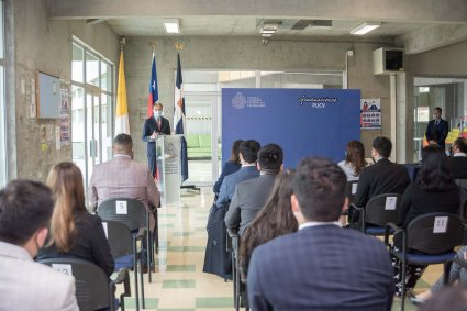 Derecho PUCV realiza ceremonia de graduación de Magíster en Derecho