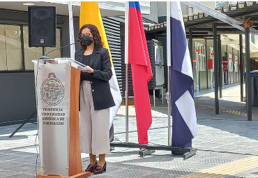 Instituto de Filosofía PUCV realiza ceremonia de titulación y graduación