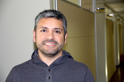 Profesor Alexis González es galardonado con el premio a mejor trabajo en Ciencia Básica por la Sociedad de Nefrología de Chile.