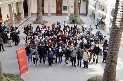 Derecho PUCV da la bienvenida a estudiantes de primer año