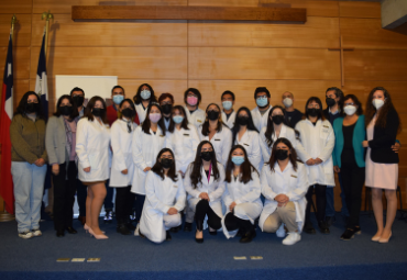 Instituto de Biología realiza ceremonia de investidura de estudiantes de la carrera de Pedagogía en Biología y Ciencias Naturales