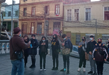 Estudiantes del Instituto de Historia PUCV participan en curso/taller sobre la Historia de Valparaíso y Viña del Mar para estudiantes de liceos técnicos