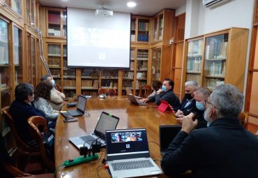 La destacada profesora Lisa Ely, de la Central Washington Universty visita al Capítulo Académico de la PUCV.