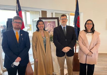 Profesor Hardy Neumann visita el Colegio Sagrada Familia