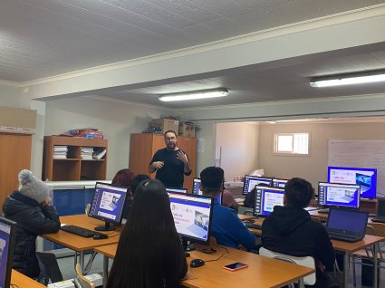 Capacitando a estudiantes en la nueva era digital del siglo XXI