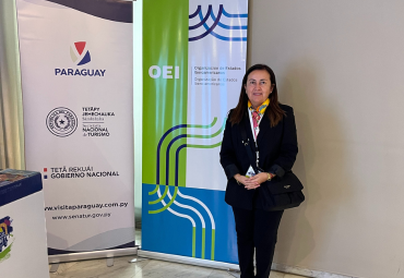 Profesora Claudia Poblete participa en Conferencia Internacional de las Lenguas Portuguesa y Española en Paraguay