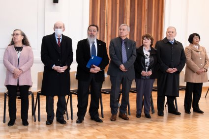 Profesor Luis Rodríguez recibe condecoración Fides et Labor al Mérito Académico