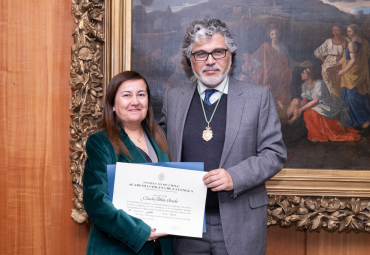 Profesora Claudia Poblete es la nueva integrante de la Academia Chilena de la Lengua