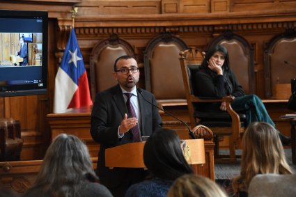 Profesor Guillermo Oliver participa en actividad organizada por la Corte Suprema