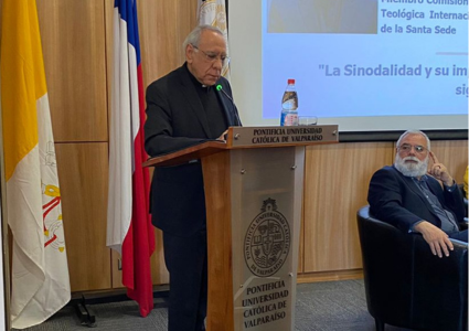 Visita del padre Mario Ángel Flores a la Facultad Eclesiástica de Teología