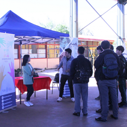 Propedéutico y BETA PUCV participaron de Feria Vocacional en Casablanca: Jóvenes conocieron los Programas de Acceso y Acompañamiento