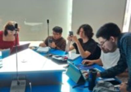 Periodismo PUCV integra la inteligencia artificial en la formación de sus estudiantes