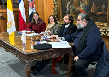 Exitoso lanzamiento del libro "El Eterno Ahora" del renombrado teólogo Paul Tillich en la Casa Central PUCV"