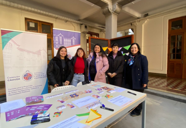 Comisión CAHVDA participa de feria organizada por estudiantes de Derecho