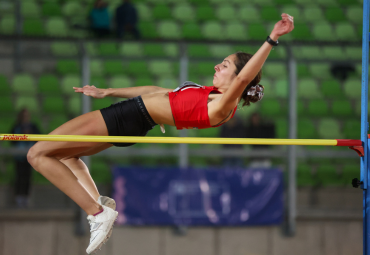 Itzel Aroca Suzuki, alumna de Derecho PUCV: Derecho y Atletismo en perfecta armonía