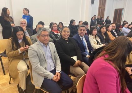 Ministro de Hacienda dicta charla magistral en la PUCV