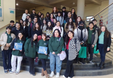 Estudiantes de cuarto medio visitan el Instituto de Biología en jornada de Día Abierto PUCV 2024