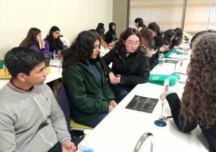 Estudiantes de cuarto medio visitan el Instituto de Biología en jornada de Día Abierto PUCV 2024