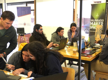 Valparaíso Makerspace PUCV ofrece su Primer Taller de Reparación Sostenible “Maker_Repair”