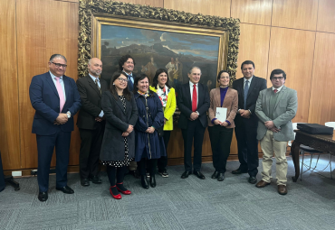 Con éxito se presenta el libro "Lenguaje Jurídico Claro: Teoría y Práctica en el Derecho Chileno" en la PUCV