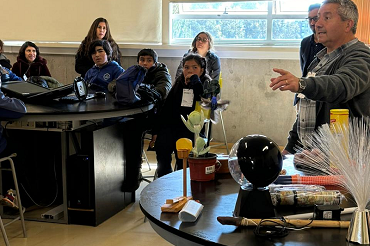 Estudiantes de Petorca visitaron la Facultad de Ciencias junto el Seremi de la Macrozona Centro del Ministerio de Ciencias.