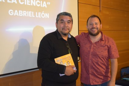 Un Viaje por la Ciencia con Gabriel León