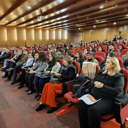 PUCV participa en jornada de la RESI sobre los apoyos para educar en Diversidad