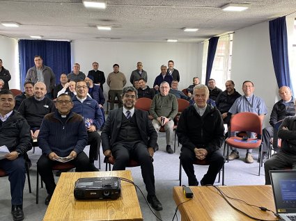 Profesor Juan Pablo Faúndez imparte conferencias en jornada anual de formación del clero castrense