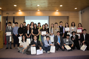 Familias y estudiantes protagonizan emotiva despedida de la generación 2025 BETA PUCV