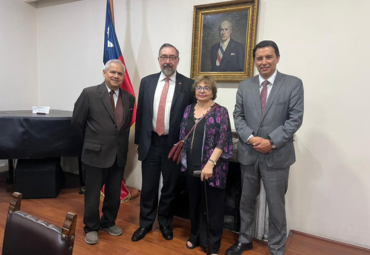 Profesores de Derecho PUCV reciben reconocimiento como socios honorarios de la Sociedad Chilena de Historia del Derecho y del Derecho Romano