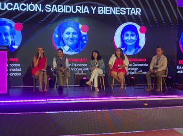 Educar desde las personas y sus territorios: reflexión PUCV en Congreso Futuro